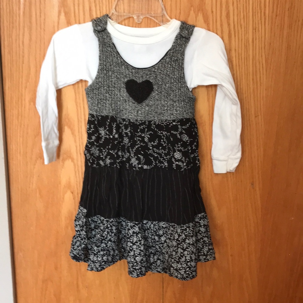 Girls JM Originals jumper with l/s tee. Size 5